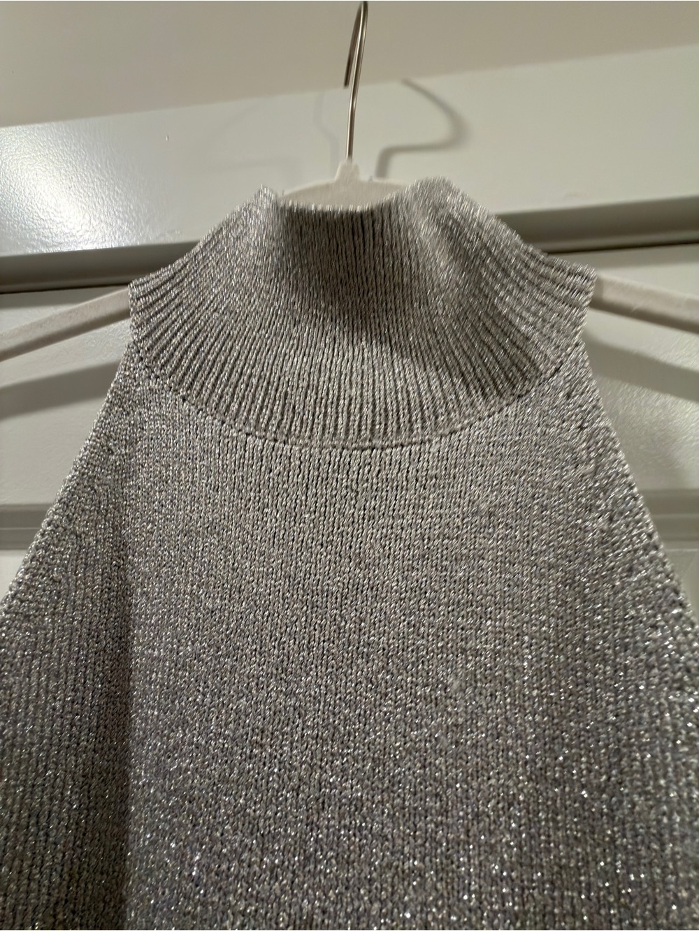 H&M Silver Metallic Ribbed Halter Top - Picture 9 of 10